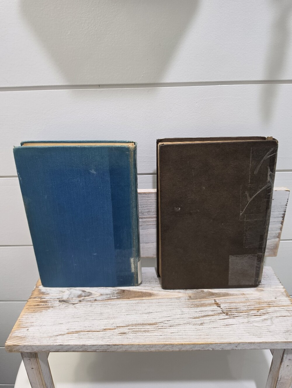 3 Vintage Books - Picture 4 of 11
